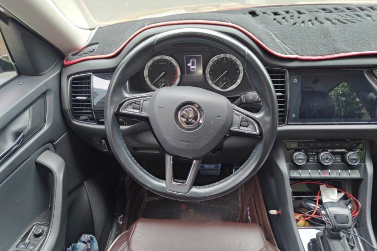 Used Skoda Kodiaq 2018 Facelifted TSI330 5-Seater Two-Wheel-Drive Luxury Enjoyment Edition Steering Wheel