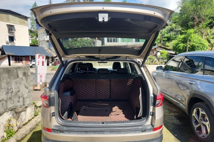 Used Skoda Kodiaq 2018 Facelifted TSI330 5-Seater Two-Wheel-Drive Luxury Enjoyment Edition Trunk