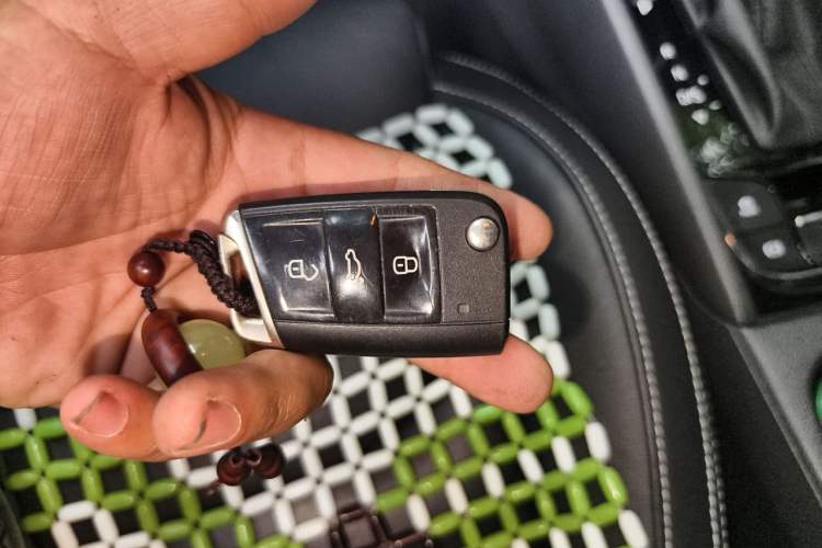 Used Skoda Kodiaq 2018 Facelifted TSI330 5-Seater Two-Wheel-Drive Luxury Enjoyment Edition Vehicle Key