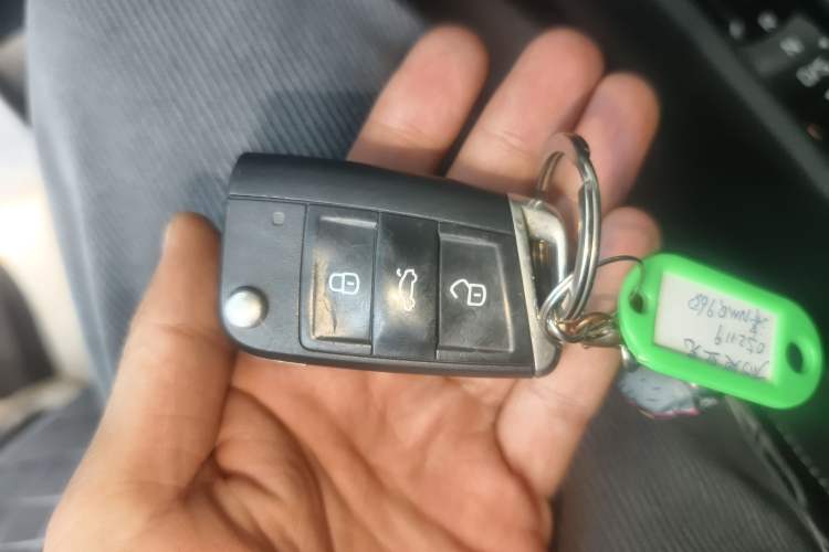 Used Skoda Kodiaq 2018 Facelifted TSI330 5-Seater Two-Wheel-Drive Comfort Edition Vehicle Key