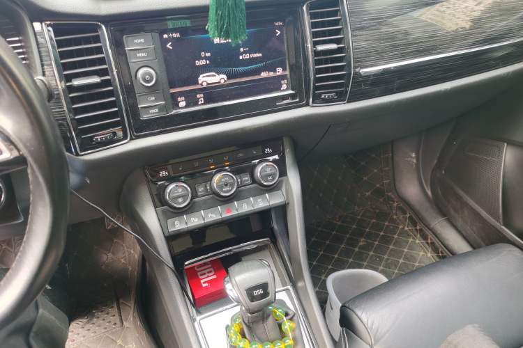 Used Skoda Kodiaq 2019 Facelifted TSI330 5-Seater Two-Wheel-Drive Luxury Enjoyment Edition China VI Standard Audio And AC Panel