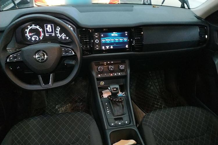 Used Skoda Kodiaq 2019 Restyled TSI330 5-Seater Two-Wheel Drive Standard Version China VI Center Console