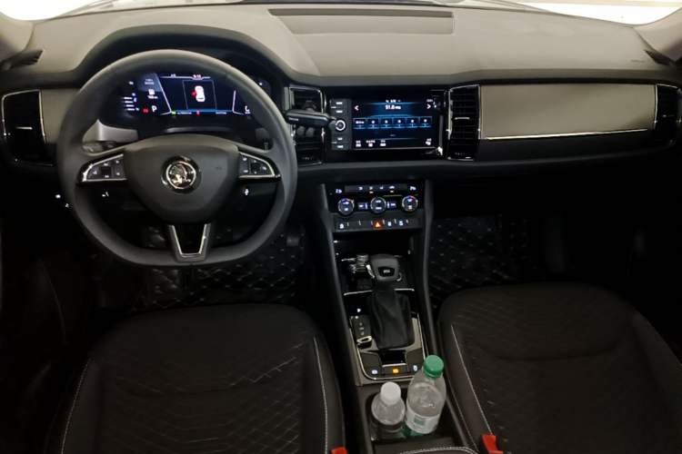 Used Skoda Kodiaq 2019 Restyled TSI330 5-Seater Two-Wheel Drive Comfort Version China VI Standard Center Console