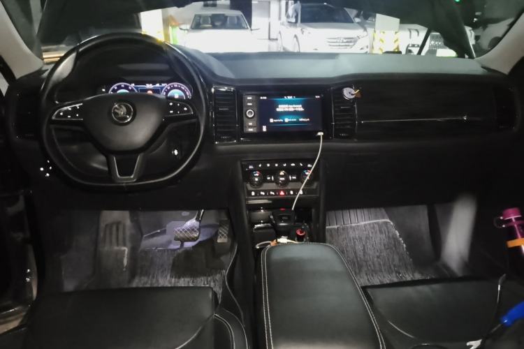 Used Skoda Kodiaq 2019 Facelifted TSI330 5-Seater Two-Wheel-Drive Luxury Enjoyment Edition China VI Standard Center Console