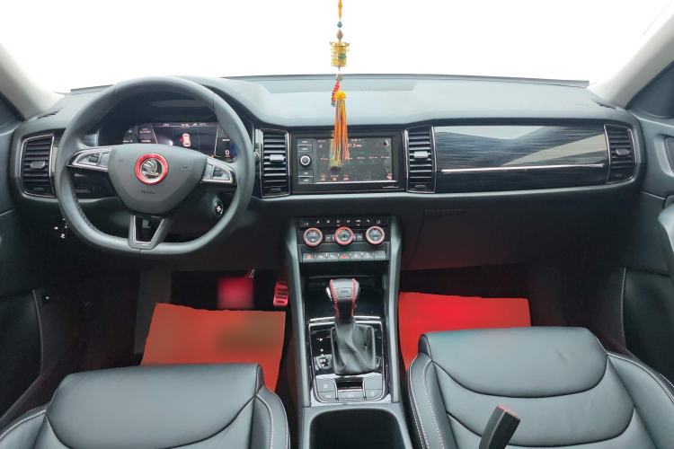 Used Skoda Kodiaq 2019 Facelifted TSI330 5-Seater Two-Wheel-Drive Luxury Enjoyment Edition China VI Standard Center Console