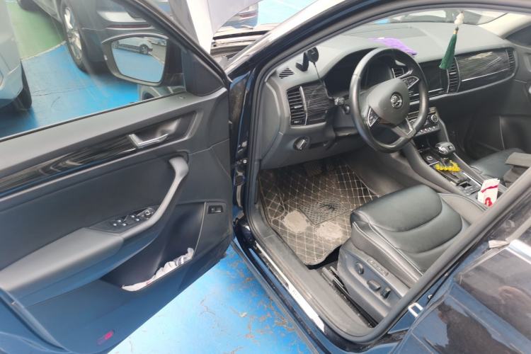 Used Skoda Kodiaq 2019 Facelifted TSI330 5-Seater Two-Wheel-Drive Luxury Enjoyment Edition China VI Standard Driver Seat