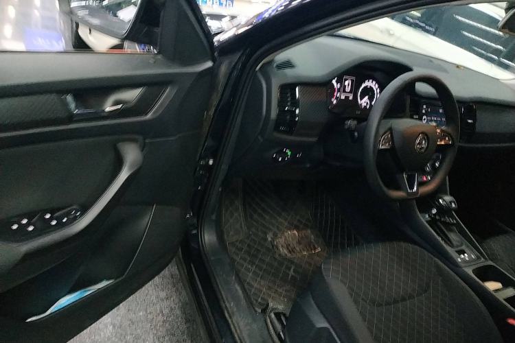 Used Skoda Kodiaq 2019 Restyled TSI330 5-Seater Two-Wheel Drive Standard Version China VI Driver Seat