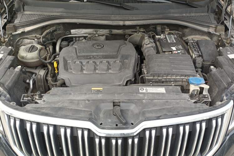 Used Skoda Kodiaq 2019 Facelifted TSI330 5-Seater Two-Wheel-Drive Luxury Enjoyment Edition China VI Standard Engine Bay