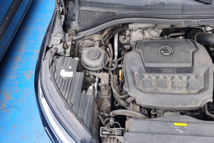 Used Skoda Kodiaq 2019 Facelifted TSI330 5-Seater Two-Wheel-Drive Luxury Enjoyment Edition China VI Standard Engine Bay Right