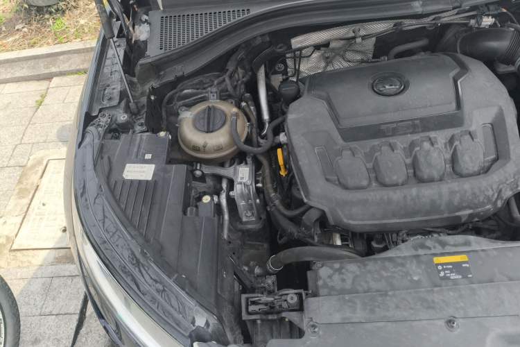 Used Skoda Kodiaq 2019 Facelifted TSI330 7-Seater Two-Wheel-Drive Luxury Enjoyment Edition China VI Standard Engine Bay Right