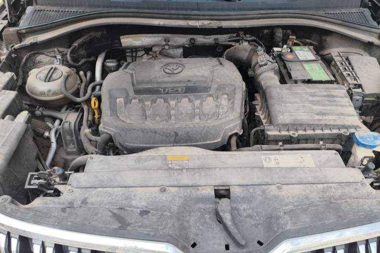 Used Skoda Kodiaq 2019 Facelifted TSI330 5-Seater Two-Wheel-Drive Luxury Enjoyment Edition China V Emission Standard Engine Bay