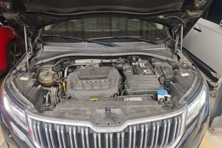 Used Skoda Kodiaq 2019 Facelifted TSI330 5-Seater Two-Wheel-Drive Luxury Enjoyment Edition China VI Standard Engine Bay