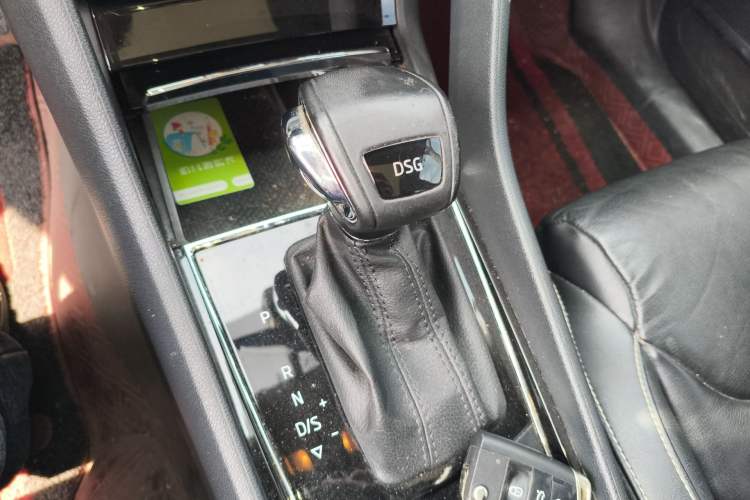 Used Skoda Kodiaq 2019 Facelifted TSI330 7-Seater Two-Wheel-Drive Luxury Enjoyment Edition China VI Standard Gear Lever