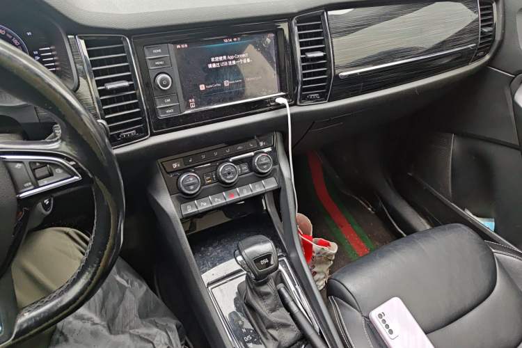 Used Skoda Kodiaq 2019 Facelifted TSI330 5-Seater Two-Wheel-Drive Luxury Enjoyment Edition China VI Standard Gear Lever