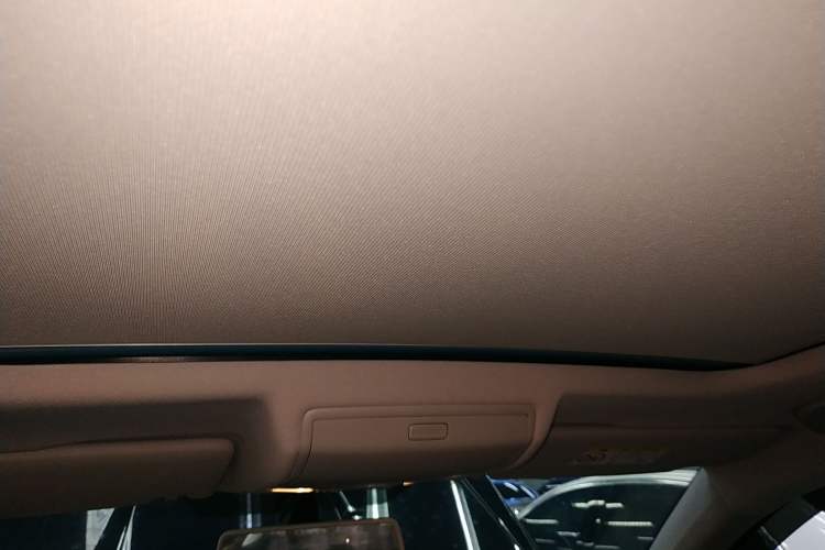 Used Skoda Kodiaq 2019 Restyled TSI330 5-Seater Two-Wheel Drive Standard Version China VI Headliner