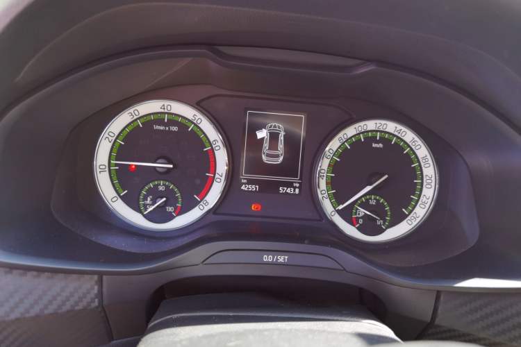 Used Skoda Kodiaq 2019 TSI330 5-Seat Two-Wheel Drive Standard Edition China V Emission Standard Instrument Cluster
