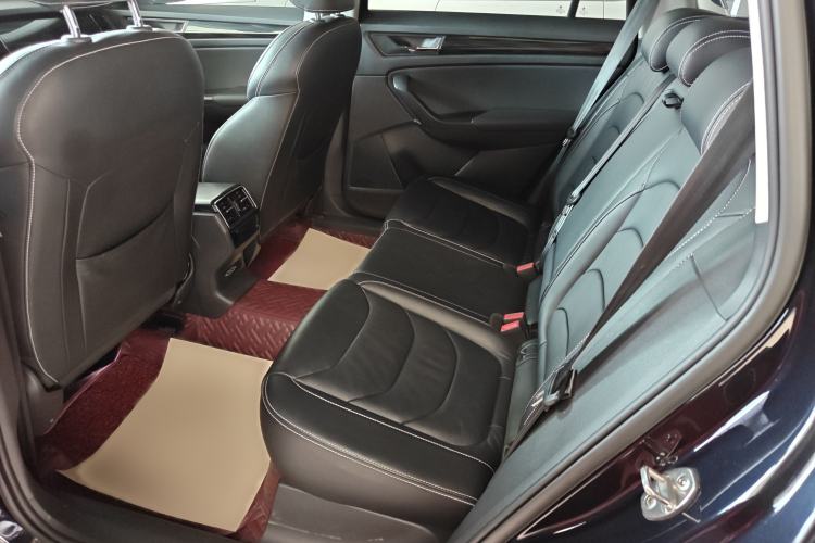 Used Skoda Kodiaq 2019 Facelifted TSI330 5-Seater Two-Wheel-Drive Luxury Enjoyment Edition China VI Standard Interior 1