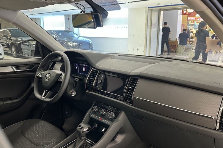 Used Skoda Kodiaq 2019 Restyled TSI330 5-Seater Two-Wheel Drive Comfort Version China VI Standard Interior 12