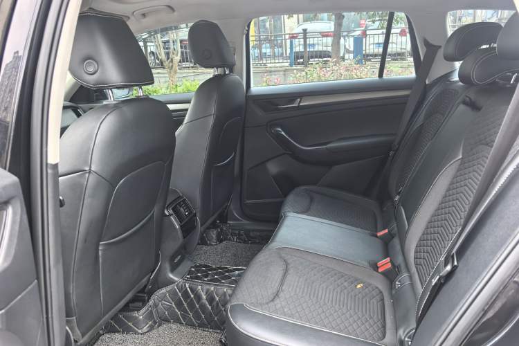 Used Skoda Kodiaq 2019 TSI330 5-Seater Two-Wheel Drive Comfort Edition China V Emission Standard Interior 2