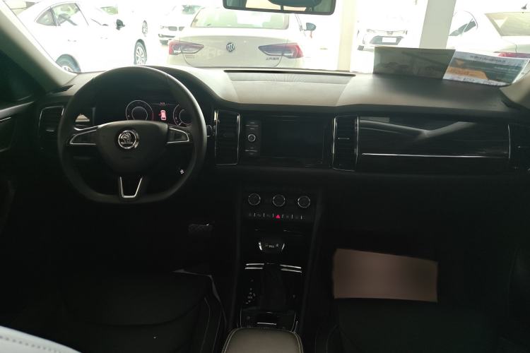 Used Skoda Kodiaq 2019 Facelifted TSI330 5-Seater Two-Wheel-Drive Luxury Enjoyment Edition China VI Standard Interior 2