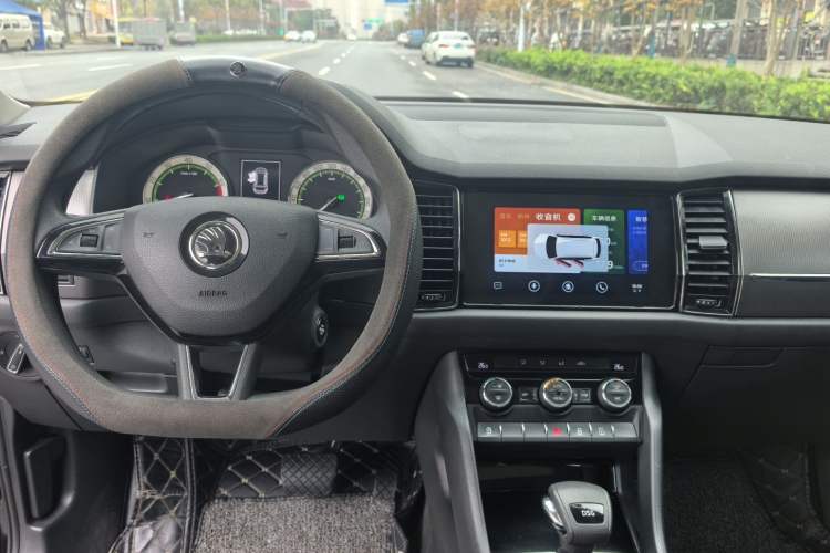 Used Skoda Kodiaq 2019 TSI330 5-Seater Two-Wheel Drive Comfort Edition China V Emission Standard Interior 3