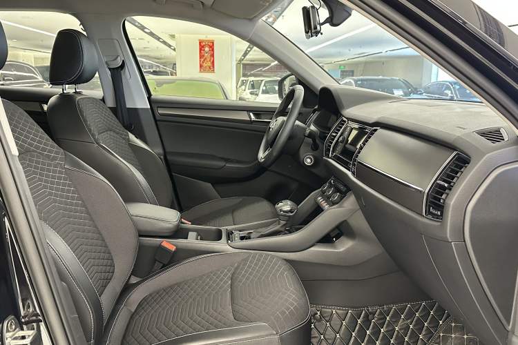Used Skoda Kodiaq 2019 Restyled TSI330 5-Seater Two-Wheel Drive Comfort Version China VI Standard Interior 7