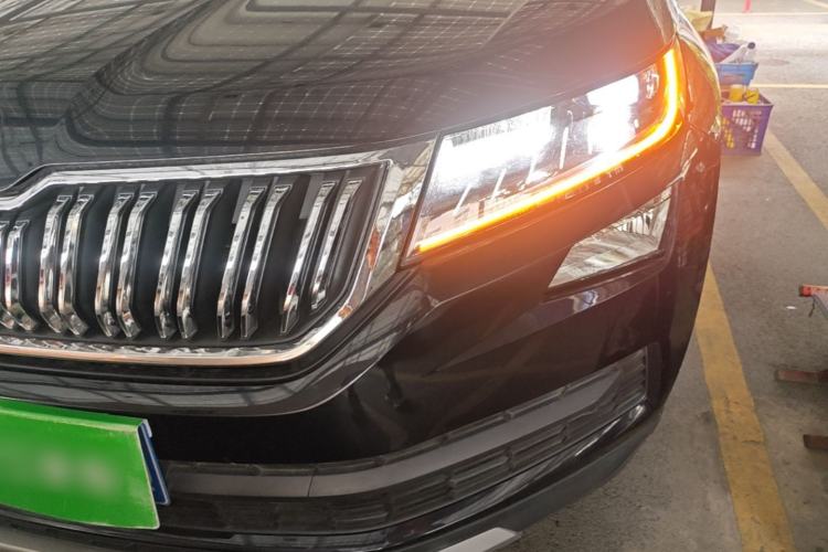 Used Skoda Kodiaq 2019 Facelifted TSI330 5-Seater Two-Wheel-Drive Luxury Enjoyment Edition China VI Standard Left Front Headlight