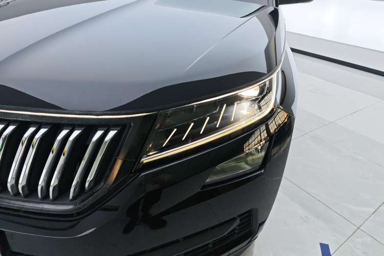 Used Skoda Kodiaq 2019 Facelifted TSI330 5-Seater Two-Wheel-Drive Luxury Enjoyment Edition China VI Standard Left Front Headlight