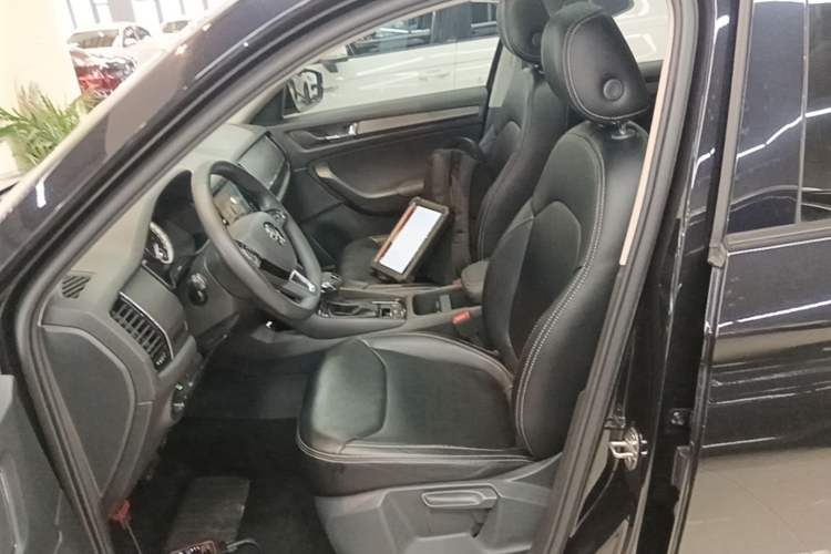 Used Skoda Kodiaq 2019 TSI330 7-Seater Two-Wheel-Drive Comfort Edition China V Standard Left Front Seat