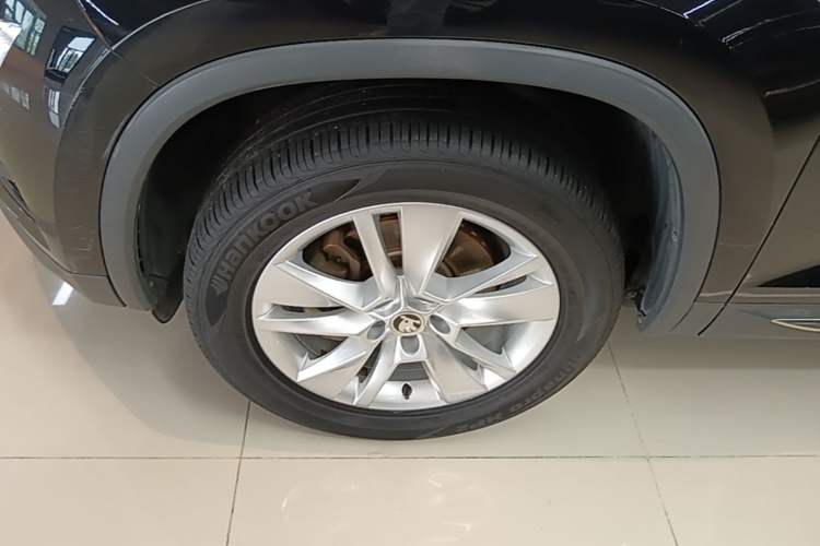 Used Skoda Kodiaq 2019 TSI330 7-Seater Two-Wheel-Drive Comfort Edition China V Standard Left Front Wheel Hub