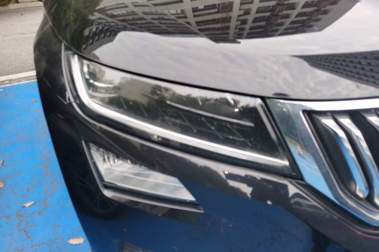 Used Skoda Kodiaq 2019 Facelifted TSI330 5-Seater Two-Wheel-Drive Luxury Enjoyment Edition China VI Standard Right Front Headlight
