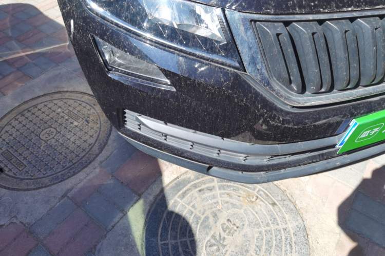 Used Skoda Kodiaq 2019 TSI330 5-Seat Two-Wheel Drive Standard Edition China V Emission Standard Right Front Headlight