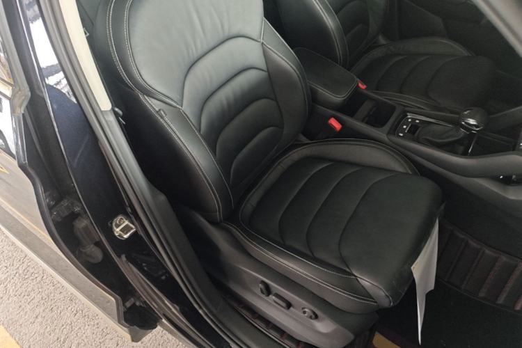 Used Skoda Kodiaq 2019 Facelifted TSI330 5-Seater Two-Wheel-Drive Luxury Enjoyment Edition China VI Standard Right Front Seat