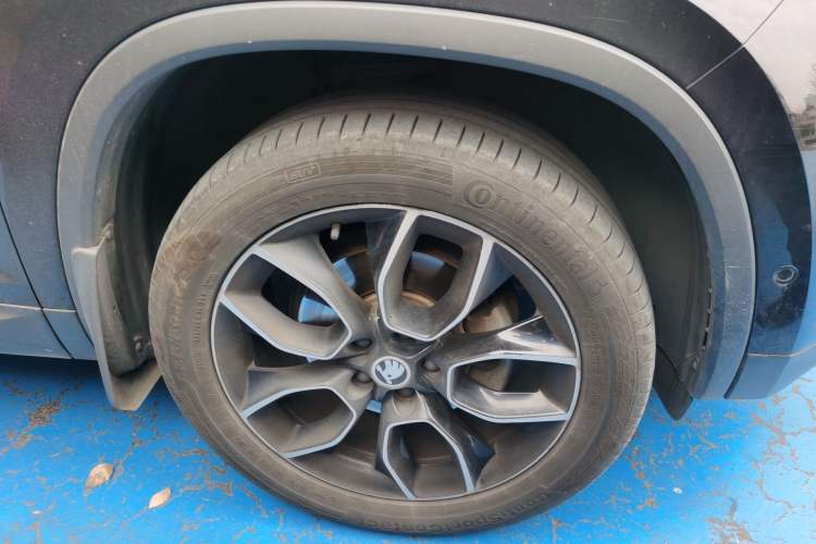 Used Skoda Kodiaq 2019 Facelifted TSI330 5-Seater Two-Wheel-Drive Luxury Enjoyment Edition China VI Standard Right Front Wheel Hub