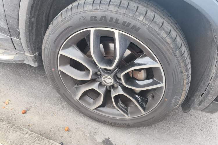 Used Skoda Kodiaq 2019 Facelifted TSI330 7-Seater Two-Wheel-Drive Luxury Enjoyment Edition China VI Standard Right Front Wheel Hub