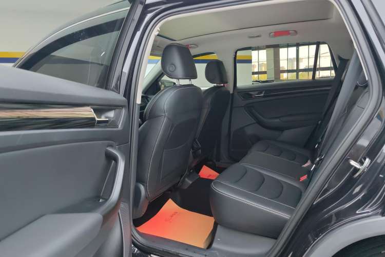 Used Skoda Kodiaq 2019 Facelifted TSI330 5-Seater Two-Wheel-Drive Luxury Enjoyment Edition China VI Standard Right Rear Seat