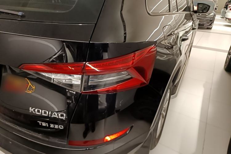 Used Skoda Kodiaq 2019 Restyled TSI330 5-Seater Two-Wheel Drive Comfort Version China VI Standard Right Rear Taillight