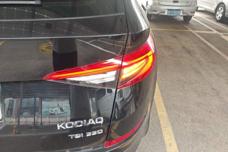 Used Skoda Kodiaq 2019 Facelifted TSI330 5-Seater Two-Wheel-Drive Luxury Enjoyment Edition China VI Standard Right Rear Taillight