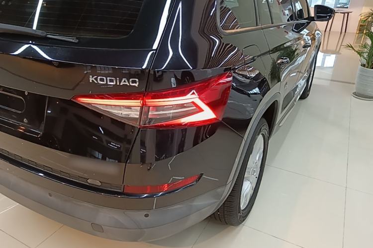 Used Skoda Kodiaq 2019 TSI330 7-Seater Two-Wheel-Drive Comfort Edition China V Standard Right Rear Taillight