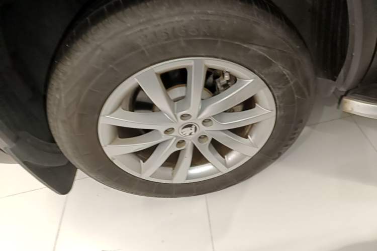 Used Skoda Kodiaq 2019 Restyled TSI330 5-Seater Two-Wheel Drive Comfort Version China VI Standard Right Rear Wheel Hub