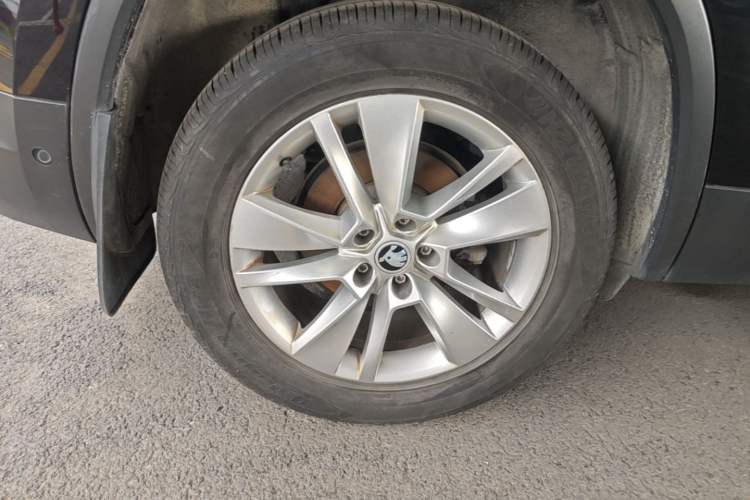 Used Skoda Kodiaq 2019 Facelifted TSI330 5-Seater Two-Wheel-Drive Luxury Enjoyment Edition China VI Standard Right Rear Wheel Hub