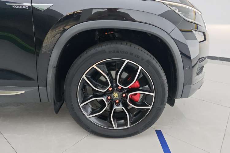 Used Skoda Kodiaq 2019 Facelifted TSI330 5-Seater Two-Wheel-Drive Luxury Enjoyment Edition China VI Standard Right Rear Wheel Hub