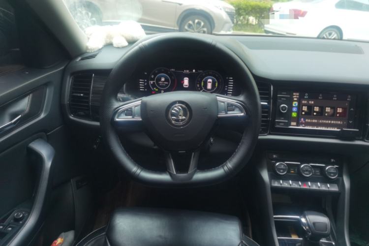 Used Skoda Kodiaq 2019 Facelifted TSI330 7-Seater Two-Wheel-Drive Luxury Enjoyment Edition China VI Standard Steering Wheel