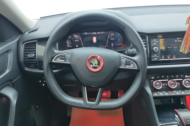 Used Skoda Kodiaq 2019 Facelifted TSI330 5-Seater Two-Wheel-Drive Luxury Enjoyment Edition China VI Standard Steering Wheel