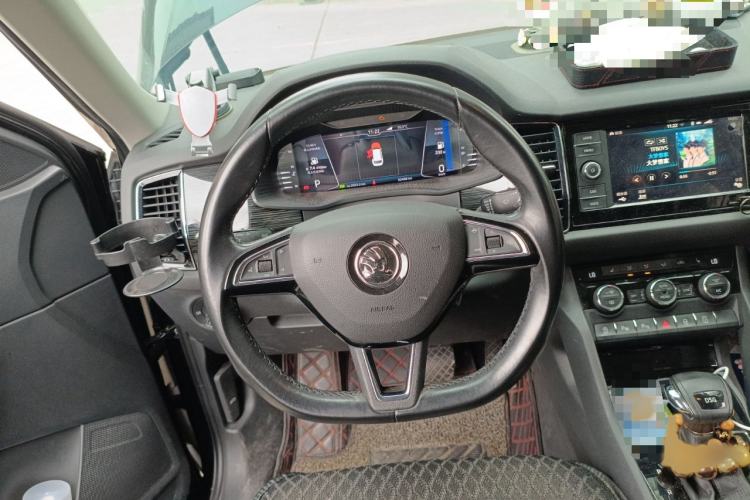 Used Skoda Kodiaq 2019 Facelifted TSI330 7-Seater Two-Wheel-Drive Luxury Enjoyment Edition China VI Standard Steering Wheel