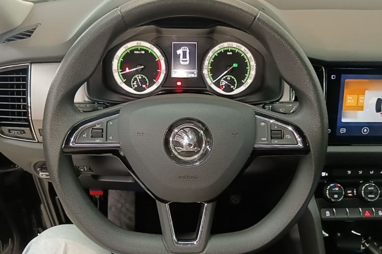 Used Skoda Kodiaq 2019 TSI330 7-Seater Two-Wheel-Drive Comfort Edition China V Standard Steering Wheel