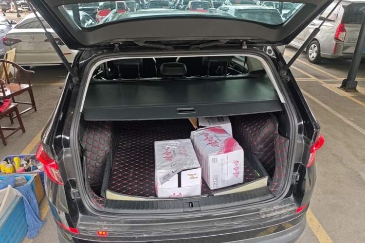 Used Skoda Kodiaq 2019 Facelifted TSI330 5-Seater Two-Wheel-Drive Luxury Enjoyment Edition China VI Standard Trunk