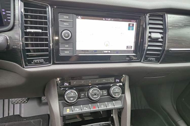 Used Skoda Kodiaq 2019 Facelifted TSI330 7-Seater Two-Wheel-Drive Luxury Enjoyment Edition China VI Standard Audio And AC Panel