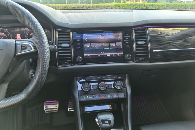 Used Skoda Kodiaq 2019 TSI380 7-Seater Four-Wheel-Drive Flagship Model China V Standard Audio And AC Panel