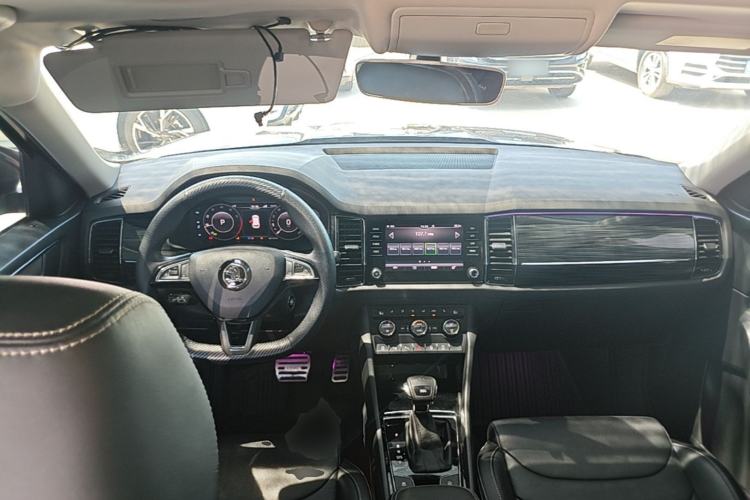 Used Skoda Kodiaq 2019 TSI380 7-Seater Four-Wheel-Drive Flagship Model China V Standard Center Console